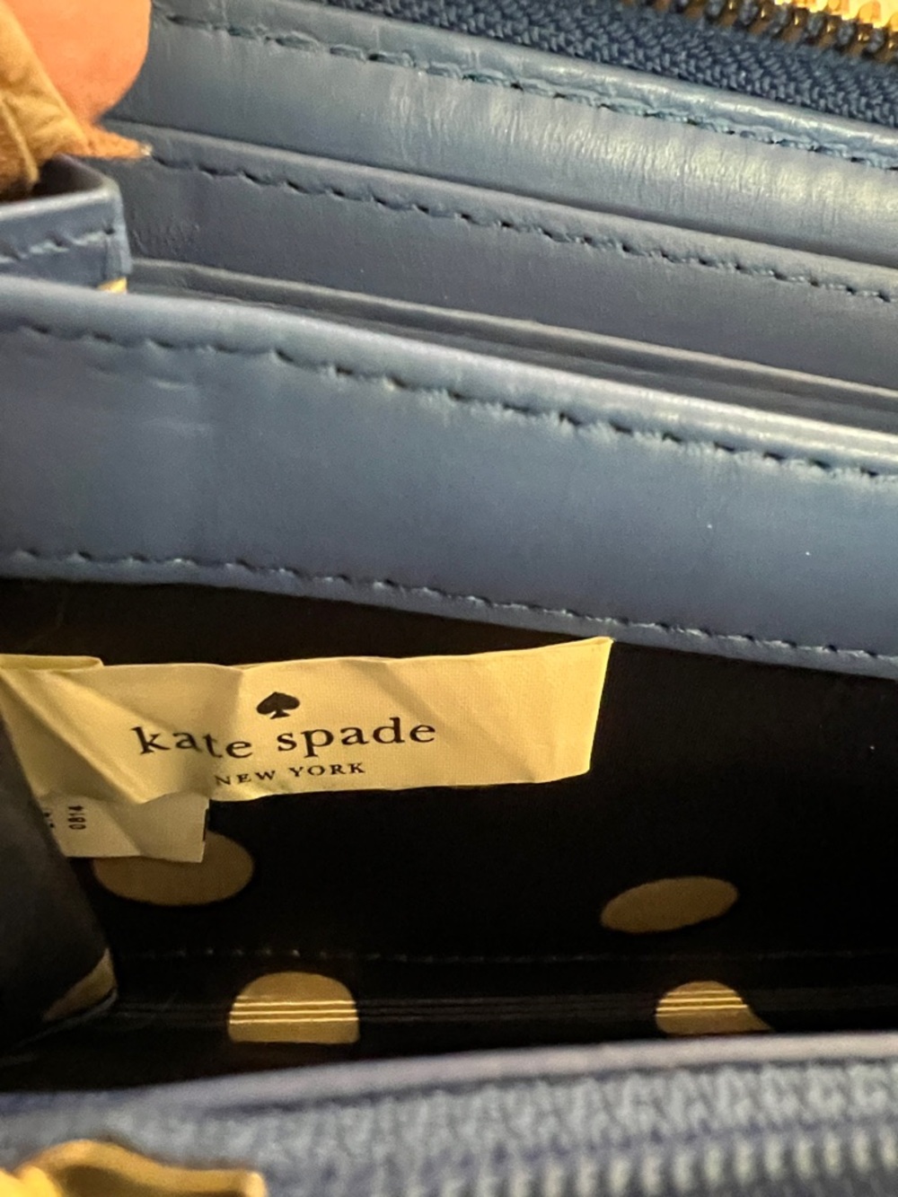 Kate Spade New York Patent Leather Zip Around Wallet Great like New Condition - Picture 14 of 17